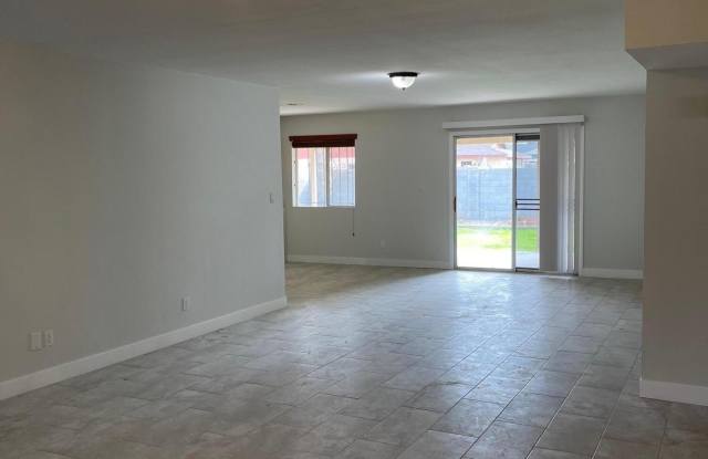 1915 E GEMINI Drive Gallery 2
