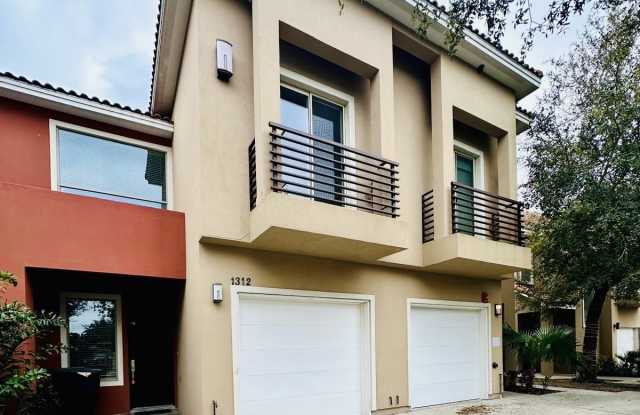 1312 E Pineridge Ave photos photos