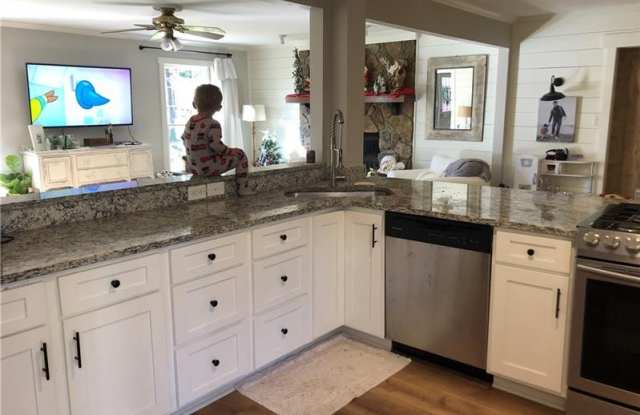 170 Elberta Cove Gallery 4