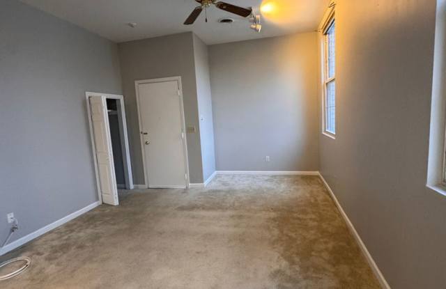 Derry NH- 1 Bedroom Gallery 2
