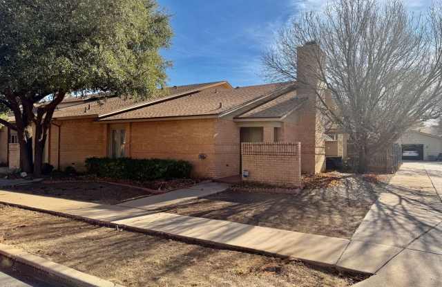 Spacious 2 Bedroom, 2.5 Bath Home with Bonus Room – Pets Considered - 3315 78th Street, Lubbock, TX 79423