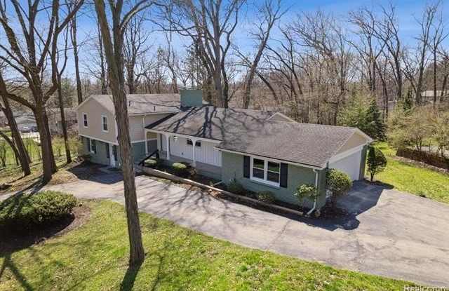 745 HAWTHORNE Drive photos photos