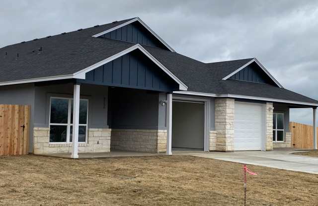 Charming 3-Bedroom Duplex in Peaceful Jarrell, TX photos photos
