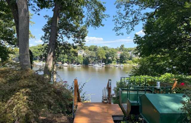 928 WATERVIEW Drive Gallery 4