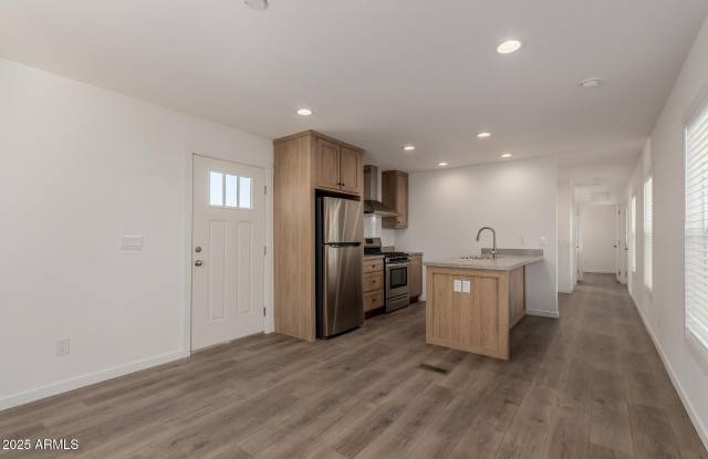 5201 W Camelback Road Gallery 2