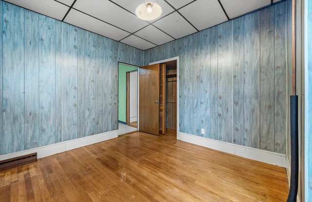 12 Mossland St Gallery 2