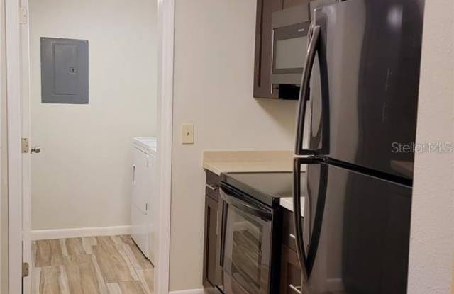 12135 FOX CHASE Drive Gallery 4