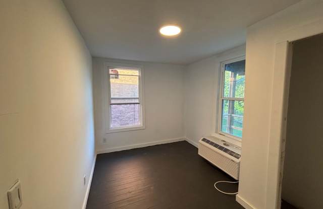 Charming 2BR  in Fort Plain Gallery 4