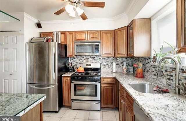 1023 QUINCY ST NE #1023 Gallery 3