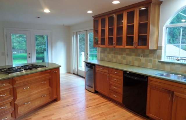 GREAT NEW PRICE! Gorgeous 6-Bedroom Home on 5 Acres with Tons of Privacy in Issaquah!! photos photos