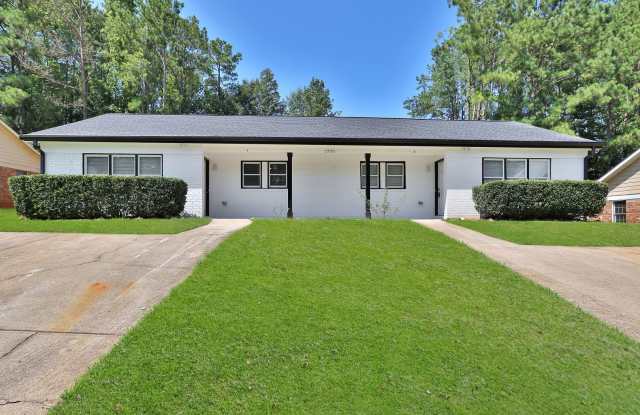 Newly Renovated 3 bedroom / 2 Bathroom Duplex in Conyers Gallery 1