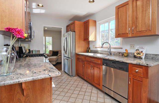 1045 Everglades Drive photos photos