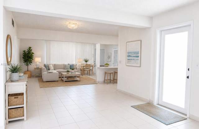 10081 W Bay Harbor Dr Gallery 1