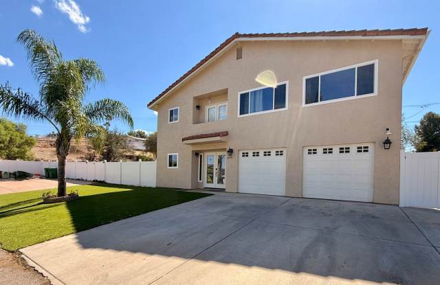 Spacious 4BR/4BA Lakeside Home with Solar, Pool & RV Parking Gallery 1