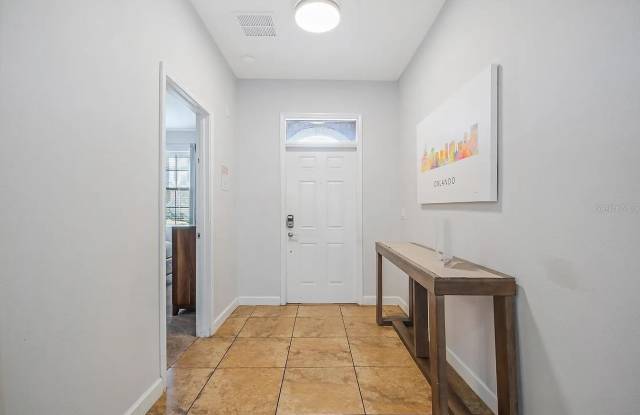 1433 THUNDERBIRD Road Gallery 2