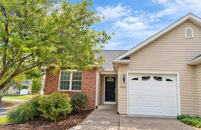 Updated Duplex with Garage for Rent Gallery 1