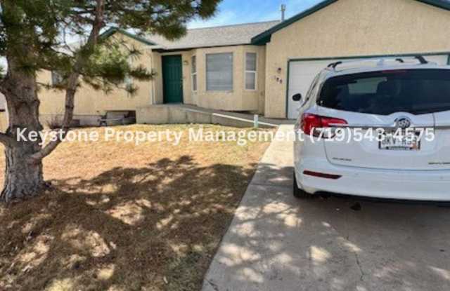 Located On A Quiet Cul-de-sac - 3 Plus Bedrooms/3 Bathroom/2 Car Garage $1800/$1800 photos photos