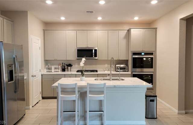 10688 Silver Pond Avenue Gallery 3