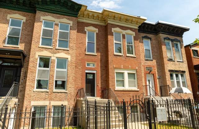 2442 W Taylor Street - 2442 West Taylor Street, Chicago, IL 60612