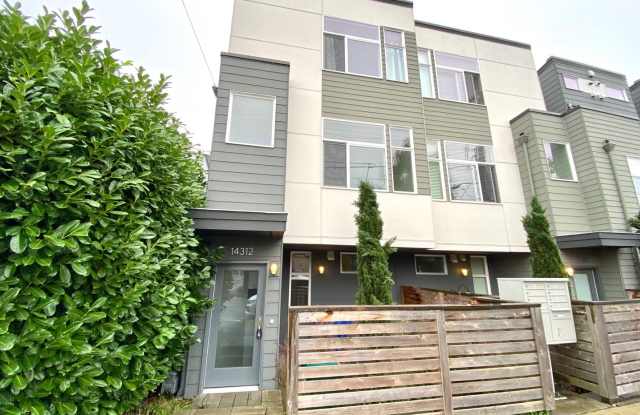 Great Home for Rent - 14312 Midvale Avenue North, Seattle, WA 98133