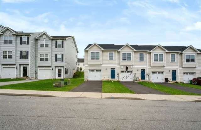 740 Blue Heron Drive Gallery 1