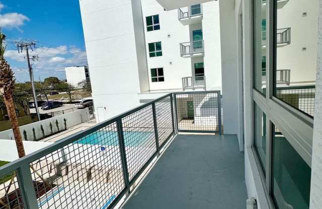 2121 Broward Ave - 2121 Broward Avenue, West Palm Beach, FL 33407
