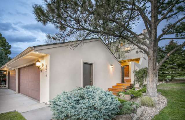 Breathtaking Three Bedroom Townhouse In The Pinery On The Golf Course photos photos