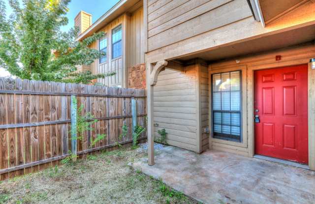 QUAIL SPRINGS GEM | COZY 1 BEDROOM TOWNHOME! Gallery 3