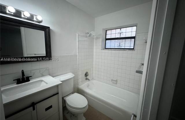 2481 NW 13th Ct Gallery 2