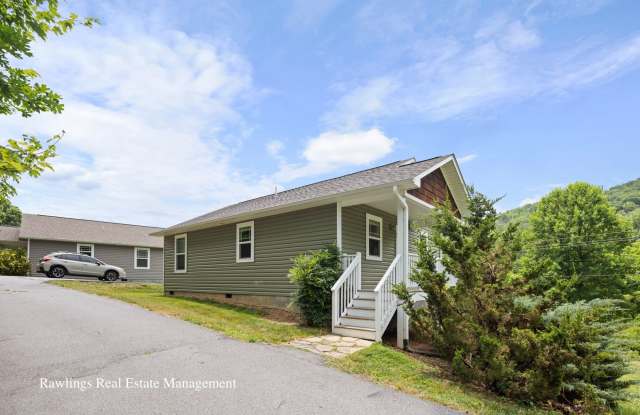 Modern Cottage in Fairview Gallery 4