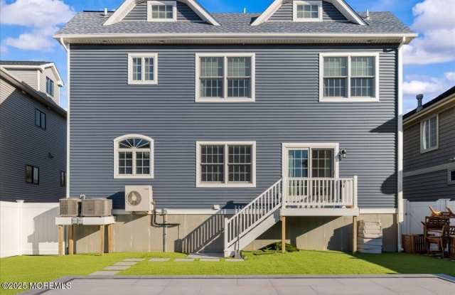 1613 Ocean Avenue Gallery 2