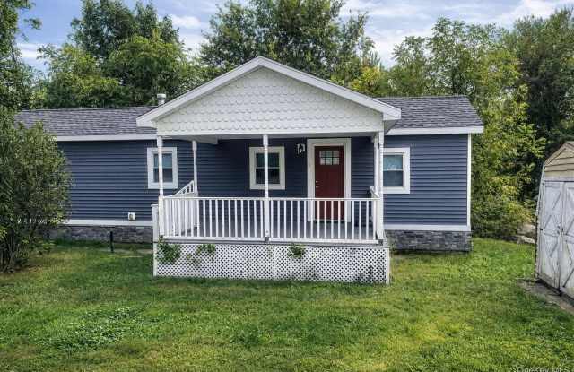 8 Hideaway Lane unit: 4 photos photos