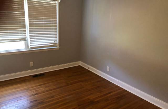 3BR/2BA Home with Huge Fenced Yard, Fire pit Area & Storage Shop photos photos