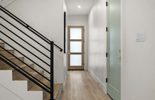 235 Oelkers Gallery 3