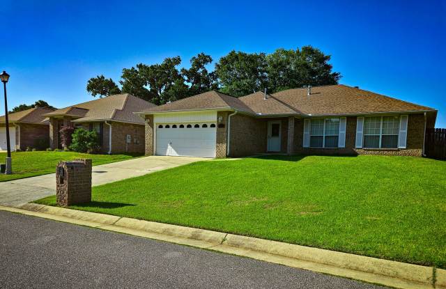 Cul-de-sac layout + open living + fenced backyard—this one checks the boxes. photos photos