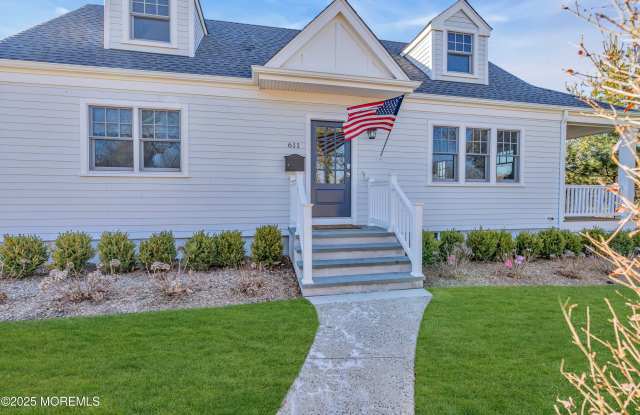 611 St Clair Avenue photos photos