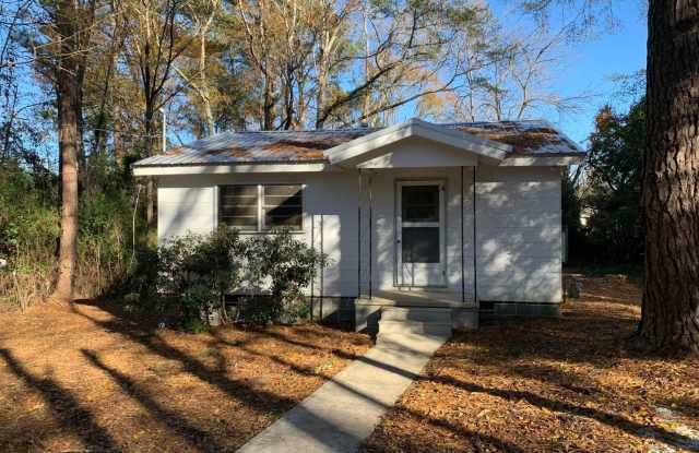 Precious 1BR/1BA Cottage On N Ross photos photos
