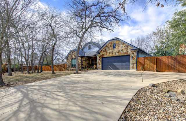 Stunning 3-bed, 2-bath Home with 2-Car Garage photos photos
