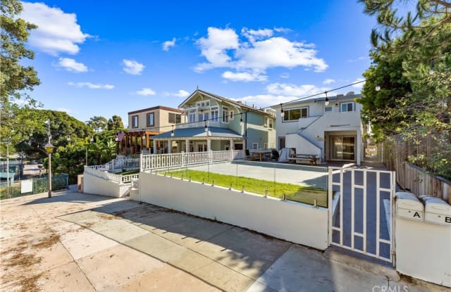 400 17th Street - 400 17th Street, Manhattan Beach, CA 90266