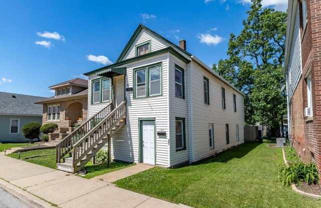 2604 Schrage Avenue Gallery 1