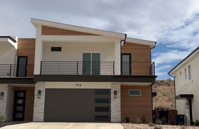 Stylish Desert Ridge Townhome with Modern Finishes  2-Car Garage photos photos