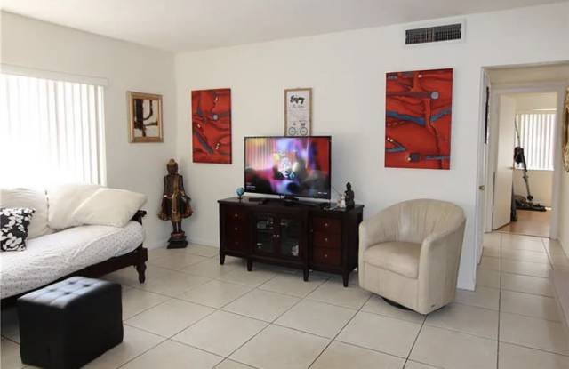 2230 Northeast 56th Place Gallery 2