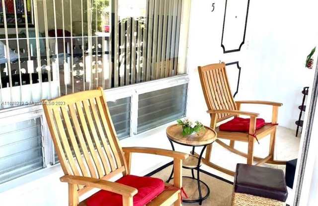 300 S Luna Ct Gallery 4