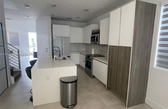 7240 NW 103rd Path, Doral, FL 33178 photos photos 7240 NW 103rd Path, Doral, FL 33178 photos photos