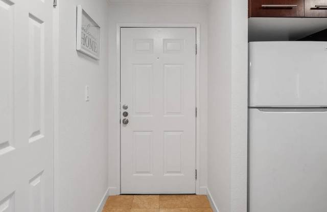 7597 Charmant Dr Unit 904 Gallery 4