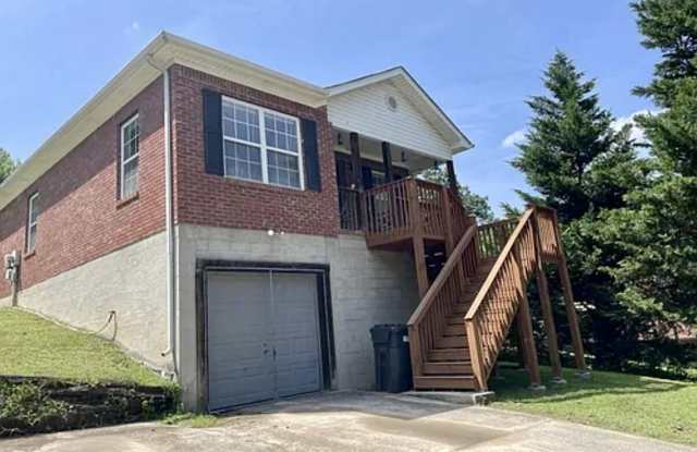 303 Woodlawn Drive photos photos