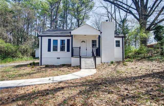 IMPECCABLY REMASTERED HOME WITH TWO MASTER SUITES IN CALHOUN CITY LIMITS! - 110 Alton Drive, Calhoun, GA 30701