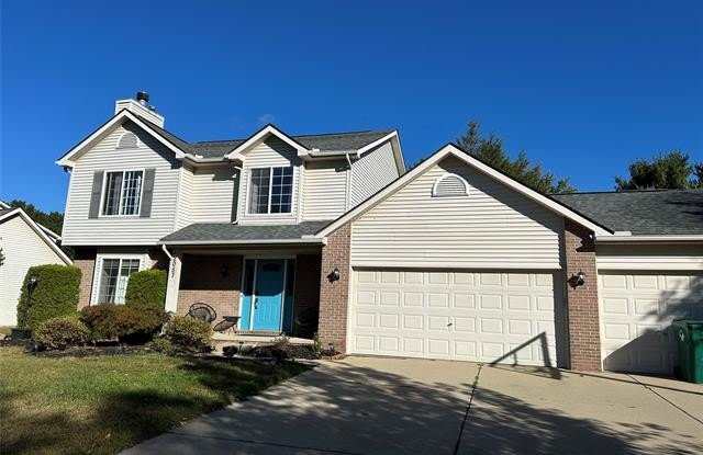 2077 Holly Berry Lane photos photos