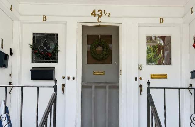 43 1/2 Carpenter Avenue photos photos
