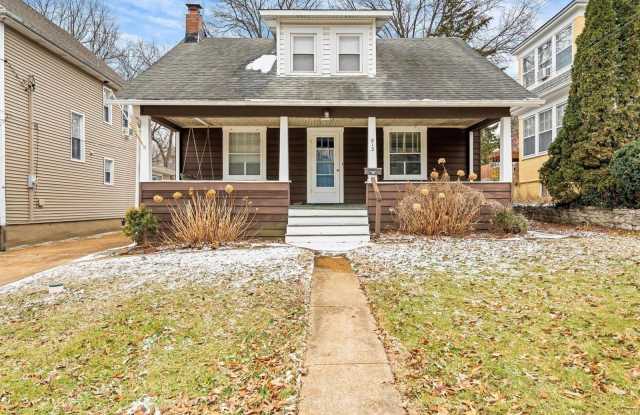 812 Tuxedo Boulevard - 812 Tuxedo Boulevard, Webster Groves, MO 63119